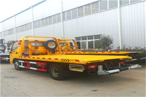 临潼区附近拖车救援搭电